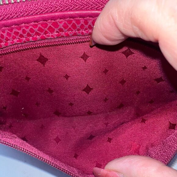 Fossil Snake Embossed Long Zip Around Leather Wallet Woth Key Zipper Pull - Picture 10 of 10